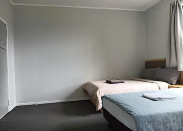 5 Bedroom House, 7 Salisbury Road,